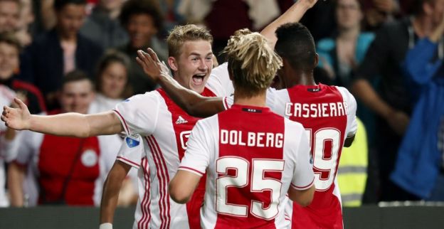 Ajax-debutant maakt prima indruk: 'Dan zie ik hem de Europese top wel halen'