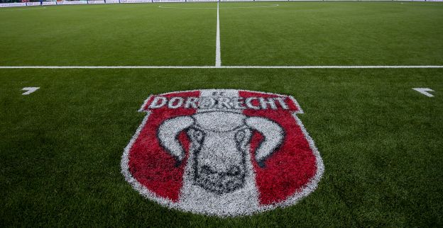 In het kort: PSG houdt druk dankzij fraaie 'teamgoal', sneeuwval teistert JL