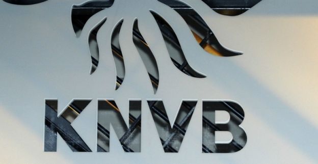 KNVB ziet 'whisky-reclame' en deelt zware straf uit aan oudste voetbalclub