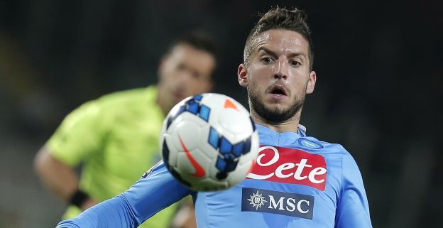 Mertens pakt rood na zes minuten en pakt achteraf uit met opvallende uitspraak