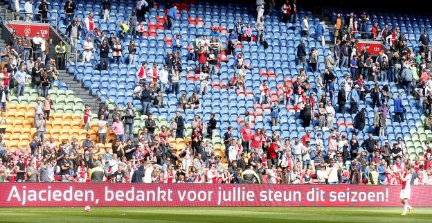 'Kritische fans hebben gelijk; statistieken bewijzen 'saai' Ajax-jaar onder De Boer'