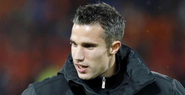 Van Persie lacht om 'creatief artikel': Ben ook niet naar de psychiater geweest