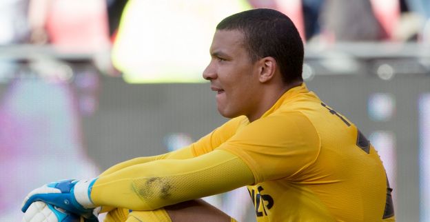 Oud-Feyenoorder laat oud-PSV'er kansloos: Afbeelding: Oud-Feyenoorder laat oud-PSV'er kansloos: