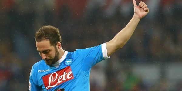 OFFICIEEL: Higuain verlaat Napoli en trekt naar aartsrivaal