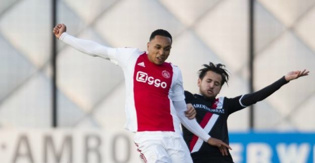 Tete opgenomen in wedstrijdselectie Ajax; vleugelaanvaller valt buiten de boot