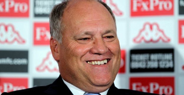 Jol verdedigt Suarez: 'Dit was buiten proportie, alsof hij iemand had vermoord'