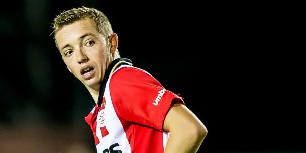 NAC slaat wéér toe en legt jonge PSV'er vast: 'Geweldig dat hij voor ons kiest'