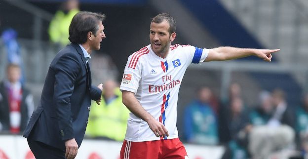 Van der Vaart dankt 'beer van een vent', Stevens dieper in de problemen