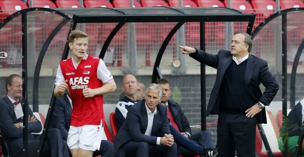 Advocaat kiest voor nieuwe AZ-backs tegen RKC Waalwijk
