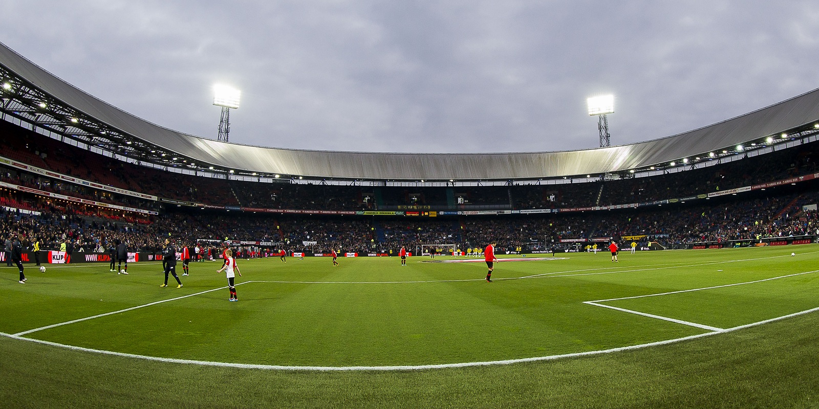 'Turkse rechtsback in beeld bij Feyenoord'