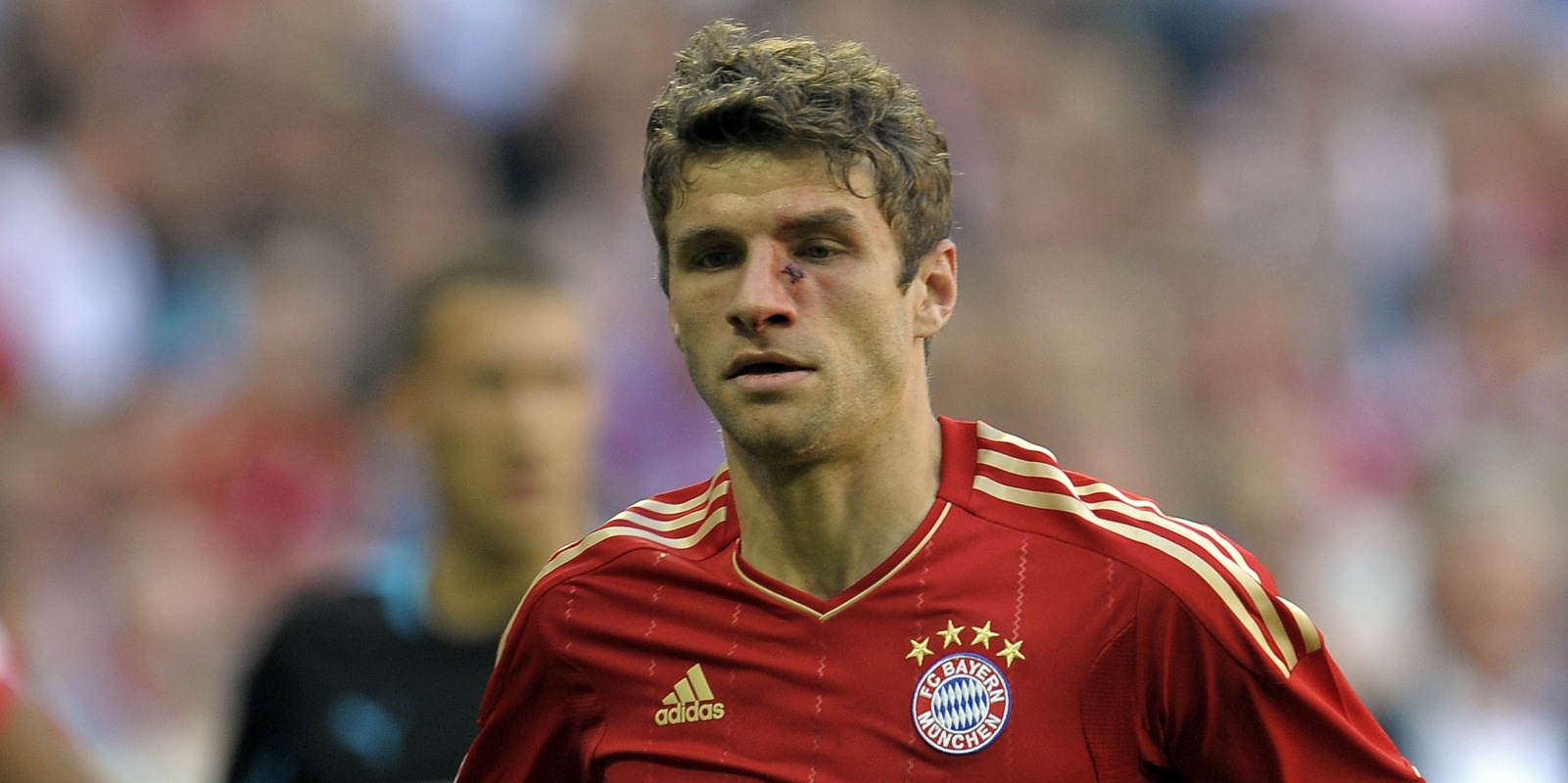 Müller wijst Bayern weg in Pokal, Schalke wint