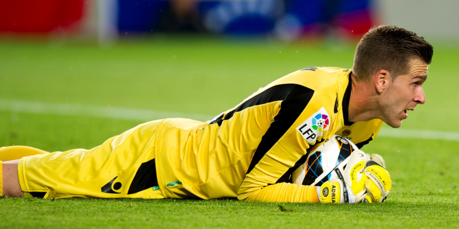 Adrián tekent voor drie seizoenen bij West Ham