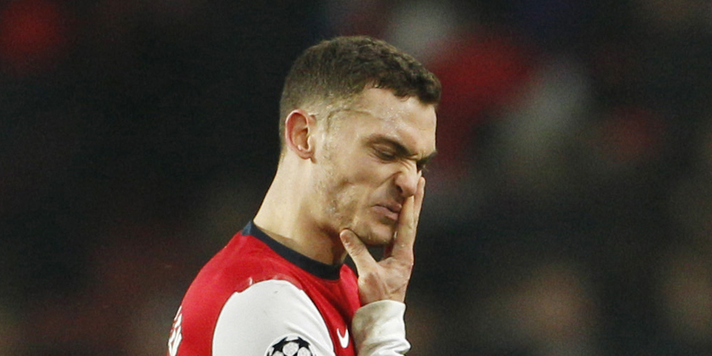 Vermaelen mag aanvoerdersband Arsenal houden